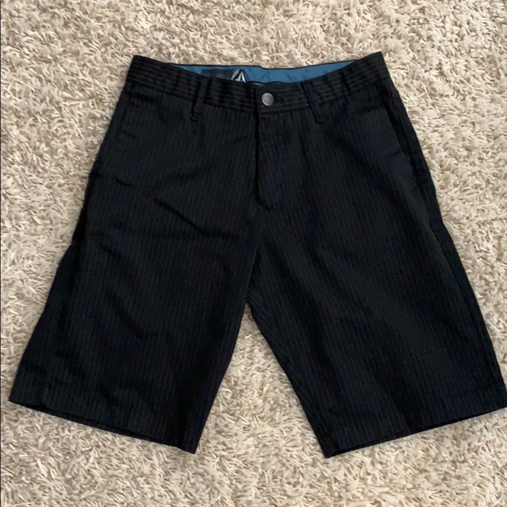Men’s Volcom Black w/ Grey Strip Shorts Size 28